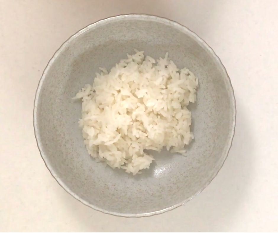 ご飯盛り付け